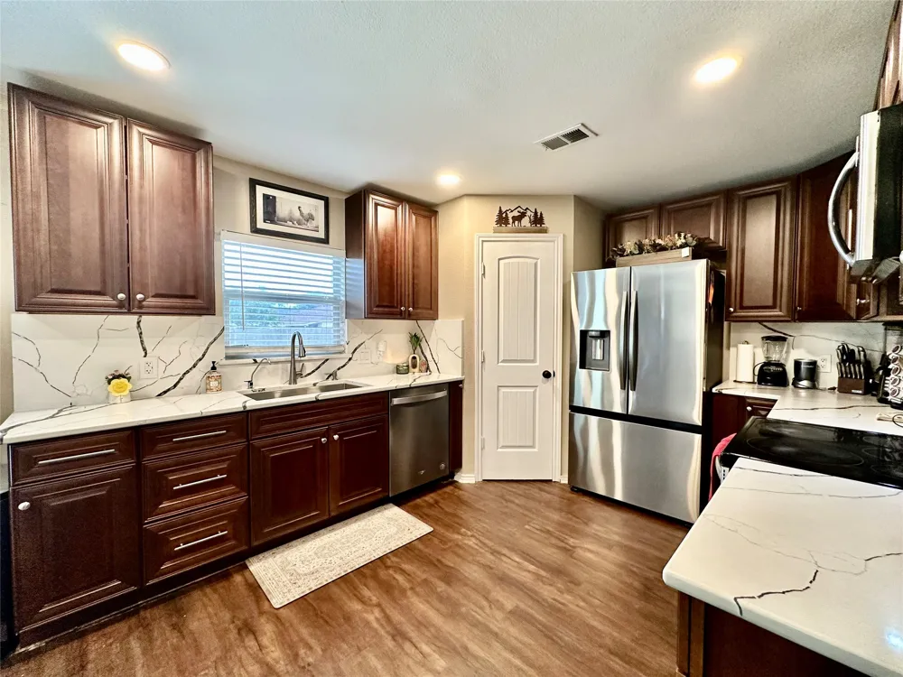 817 Tapestry Cove Pflugerville, TX 78660