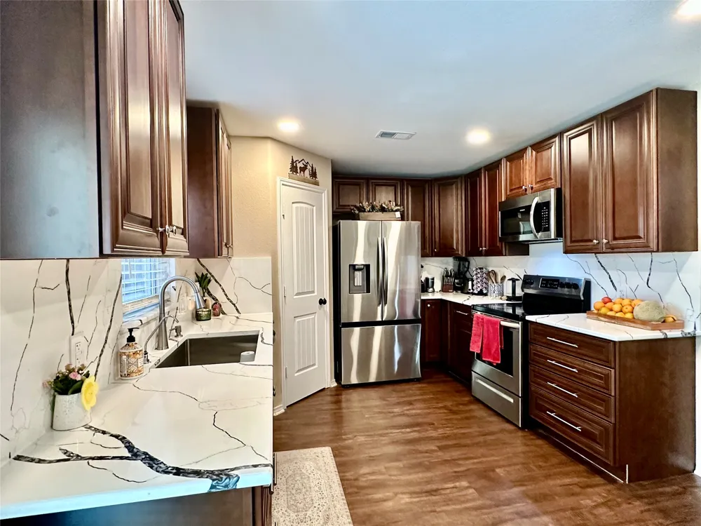 817 Tapestry Cove Pflugerville, TX 78660