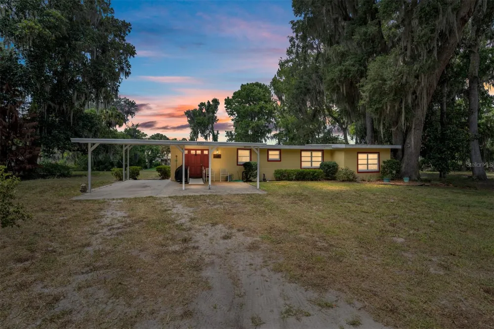 2345 CR 453 Lake Panasoffkee, FL 33538