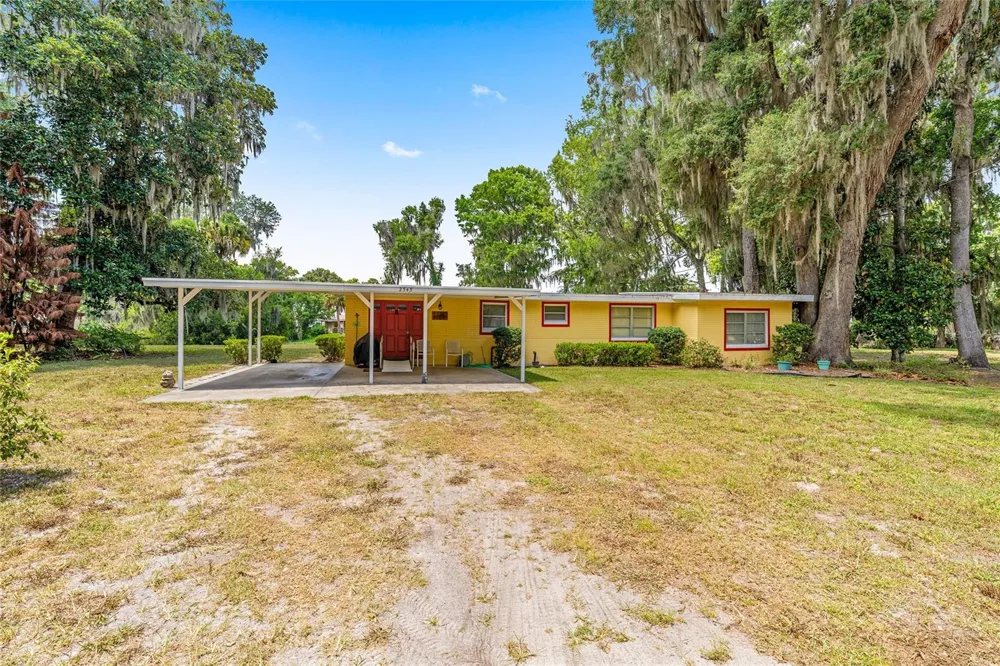 2345 CR 453 Lake Panasoffkee, FL 33538