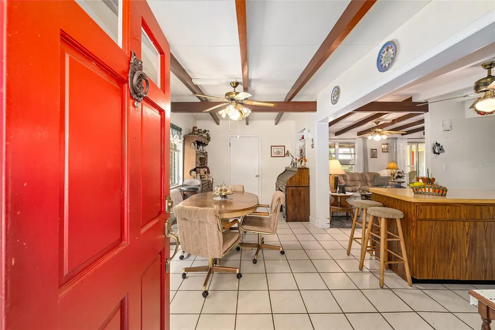 2345 CR 453 Lake Panasoffkee, FL 33538