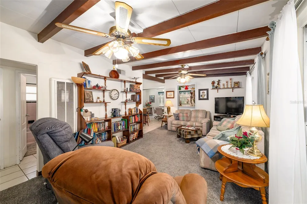 2345 CR 453 Lake Panasoffkee, FL 33538