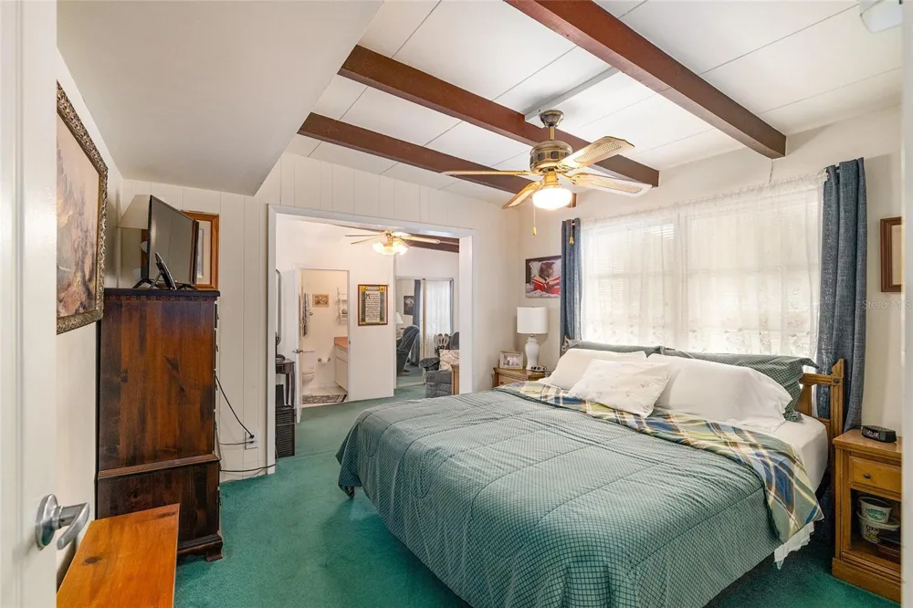 2345 CR 453 Lake Panasoffkee, FL 33538