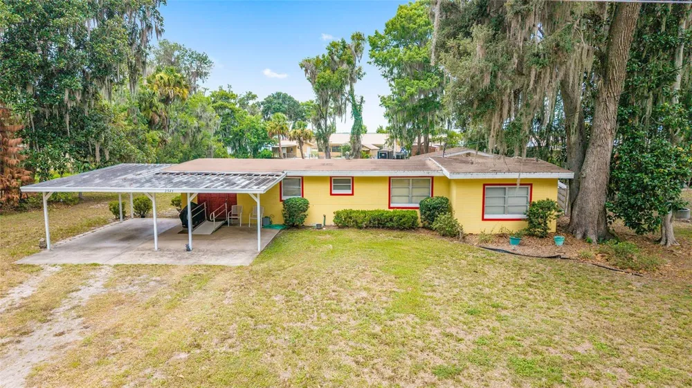 2345 CR 453 Lake Panasoffkee, FL 33538