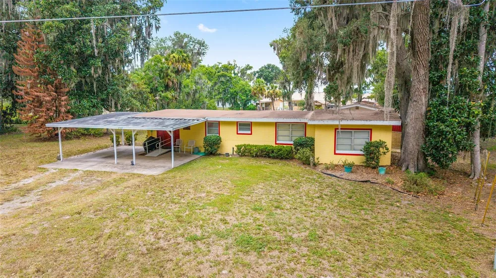 2345 CR 453 Lake Panasoffkee, FL 33538