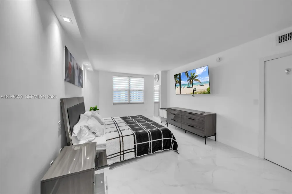 1965 S Ocean Dr #14F(availabale now) Hallandale Beach, FL 33009