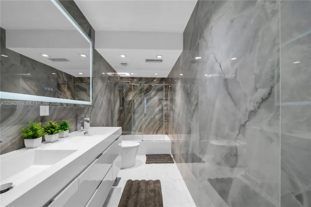 1965 S Ocean Dr #14F(availabale now) Hallandale Beach, FL 33009
