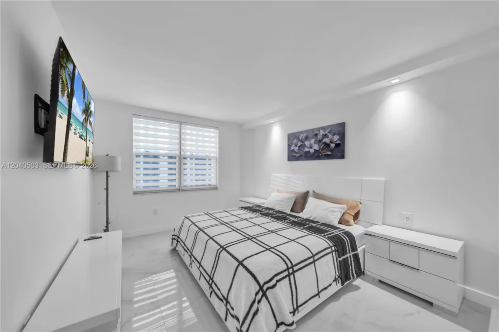 1965 S Ocean Dr #14F(availabale now) Hallandale Beach, FL 33009