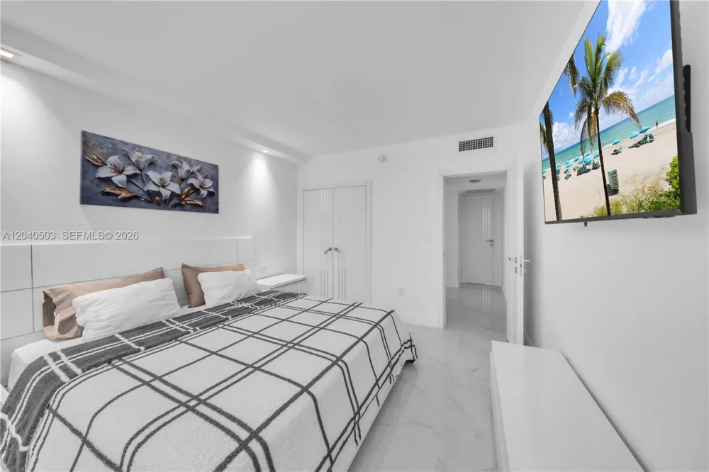 1965 S Ocean Dr #14F(availabale now) Hallandale Beach, FL 33009