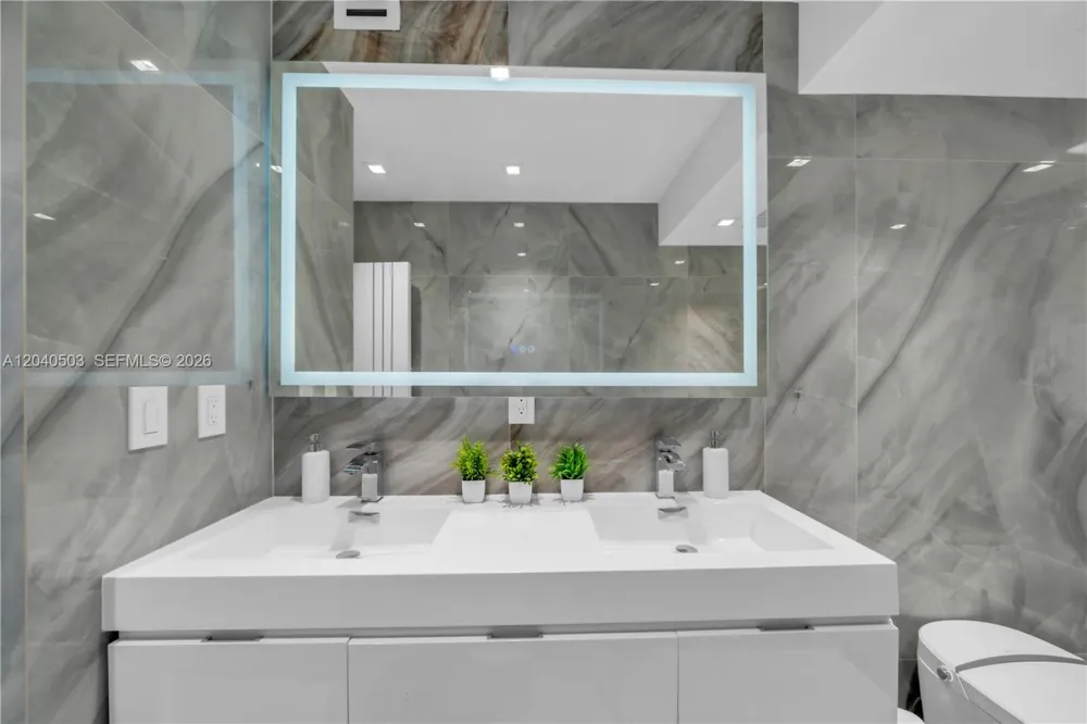 1965 S Ocean Dr #14F(availabale now) Hallandale Beach, FL 33009