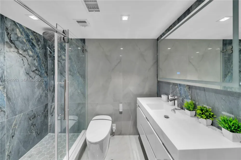 1965 S Ocean Dr #14F(availabale now) Hallandale Beach, FL 33009