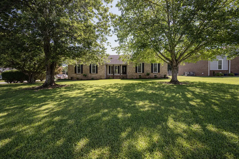 152 Greenbriar Cir Manchester, TN 37355