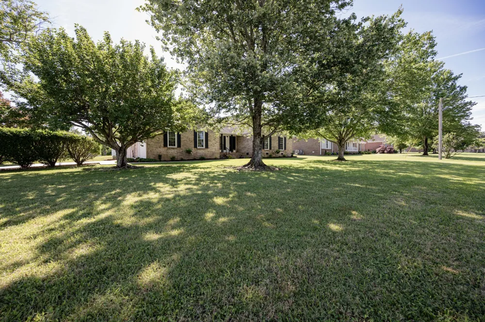 152 Greenbriar Cir Manchester, TN 37355