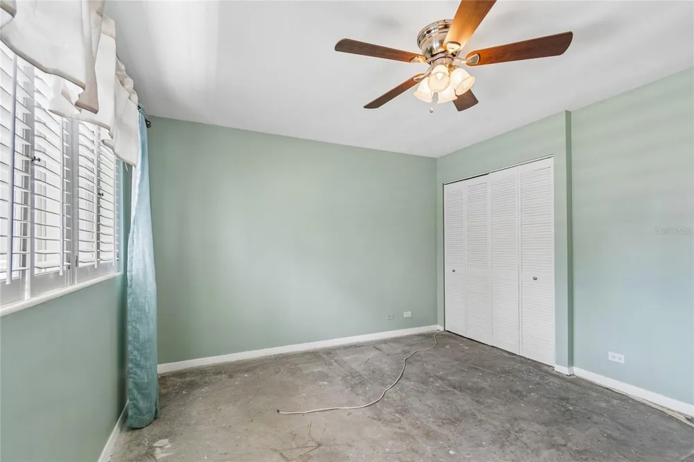 1365 SNELL ISLE BOULEVARD NE #2E St Petersburg, FL 33704
