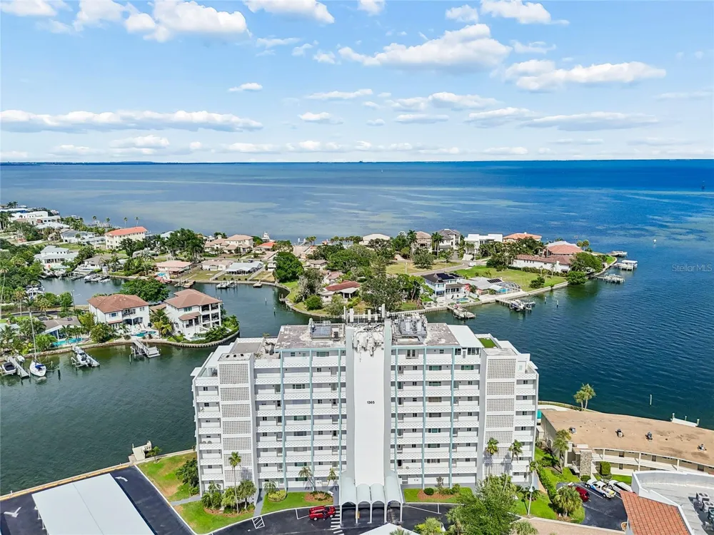 1365 SNELL ISLE BOULEVARD NE #2E St Petersburg, FL 33704