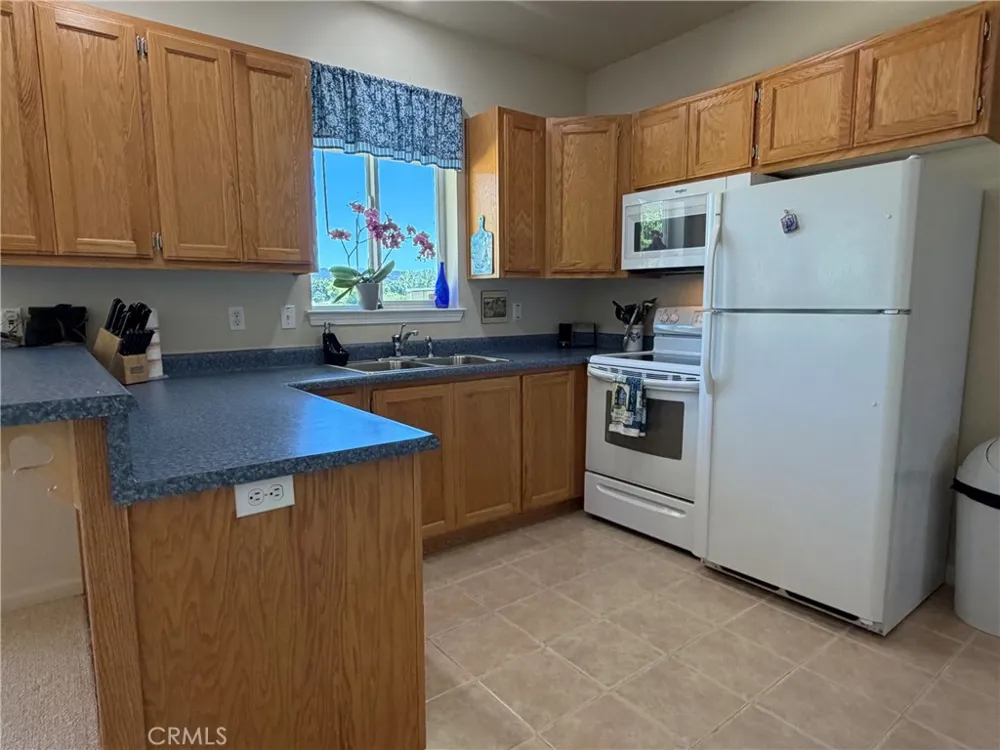 2260 Lakeshore Upper Lake, CA 95485