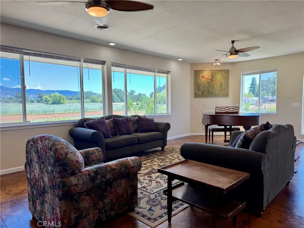 2260 Lakeshore Upper Lake, CA 95485