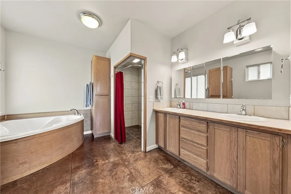 2260 Lakeshore Upper Lake, CA 95485