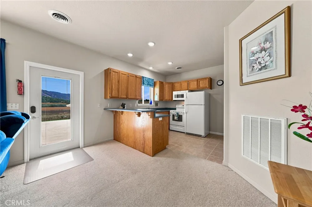 2260 Lakeshore Upper Lake, CA 95485