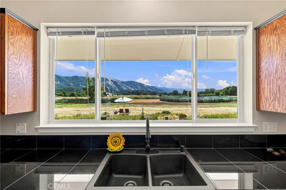 2260 Lakeshore Upper Lake, CA 95485