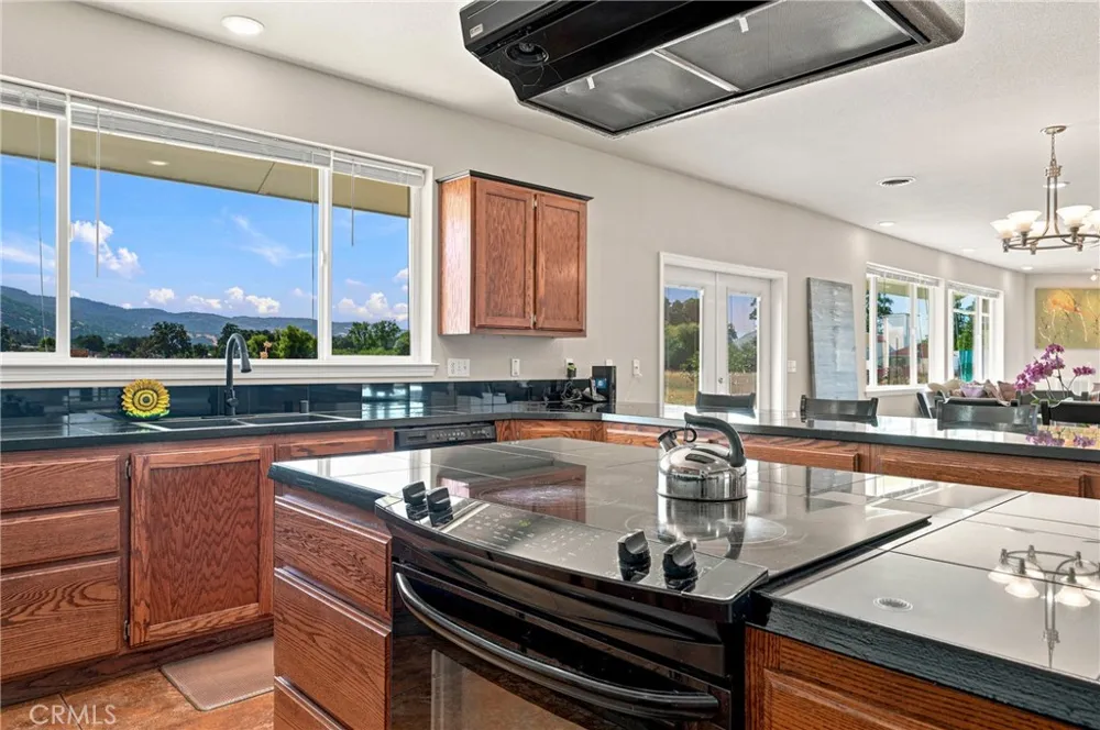 2260 Lakeshore Upper Lake, CA 95485