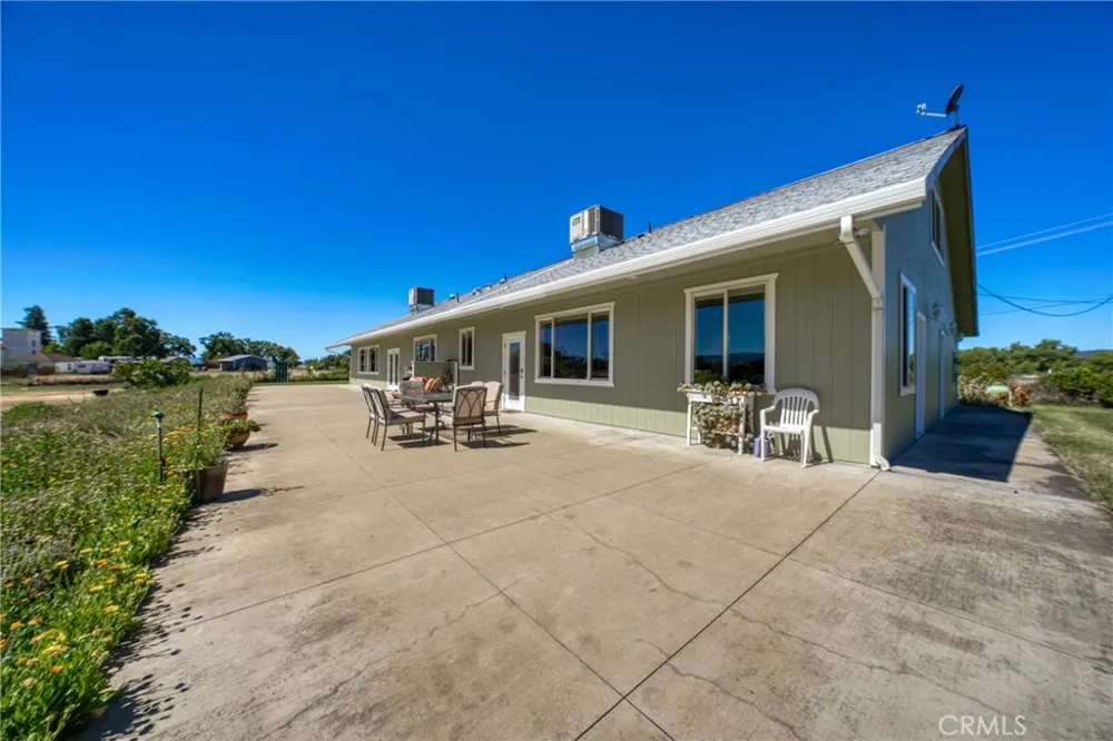 2260 Lakeshore Upper Lake, CA 95485