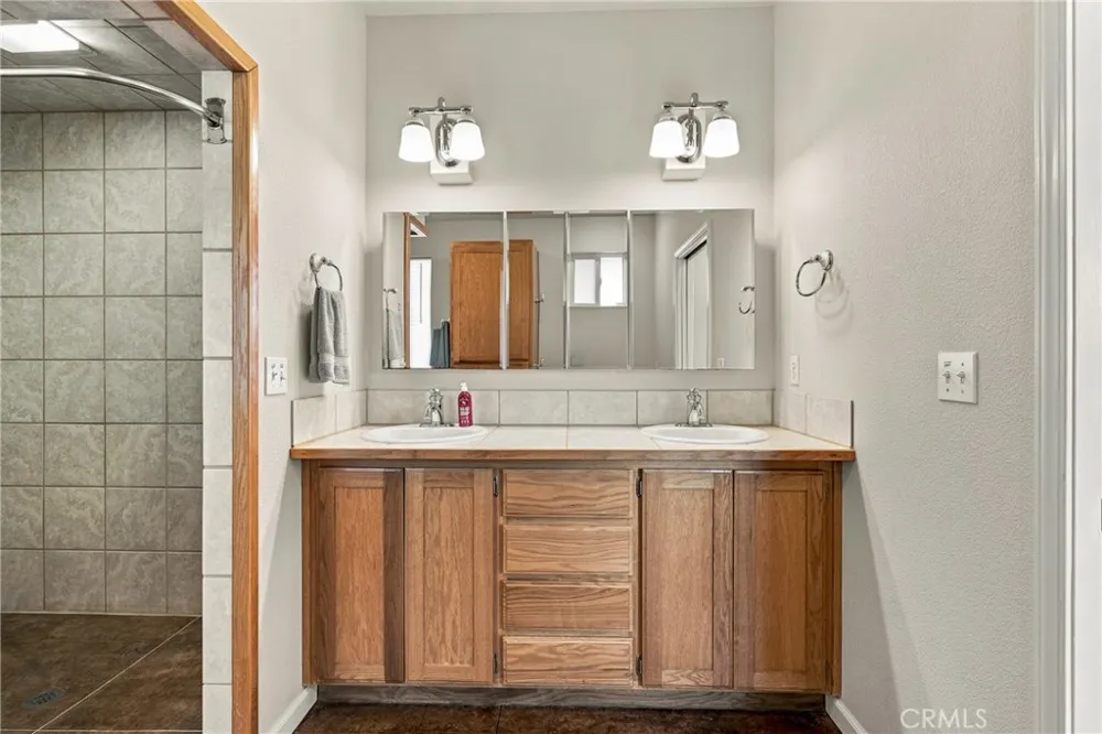 2260 Lakeshore Upper Lake, CA 95485