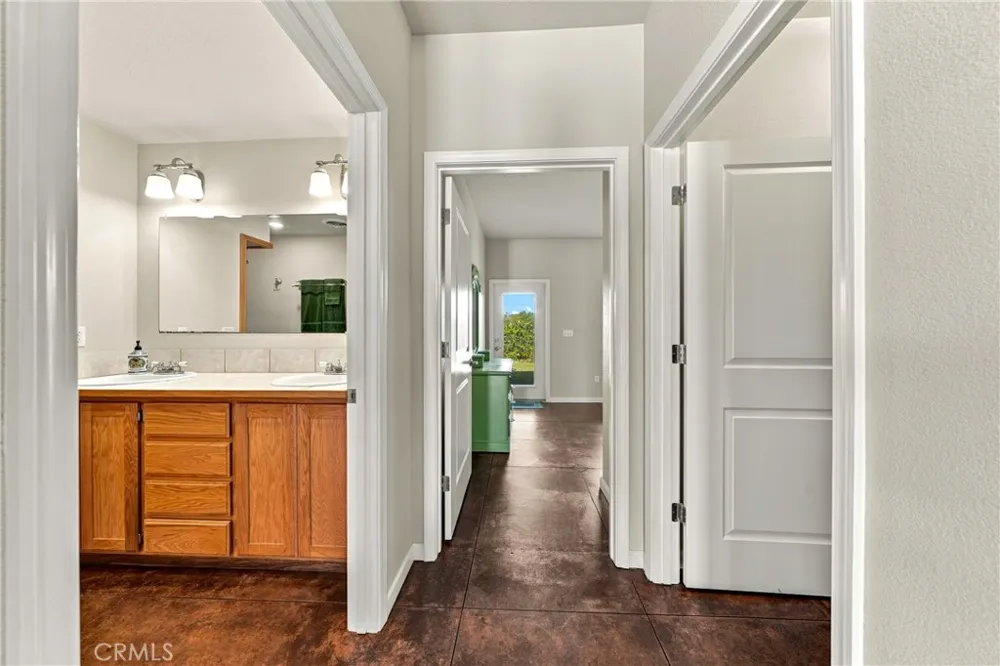 2260 Lakeshore Upper Lake, CA 95485