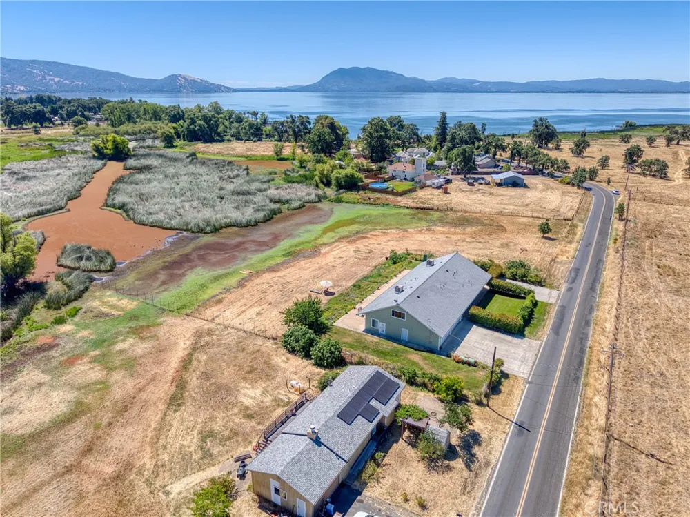 2260 Lakeshore Upper Lake, CA 95485