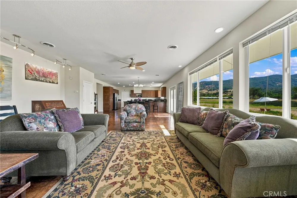 2260 Lakeshore Upper Lake, CA 95485