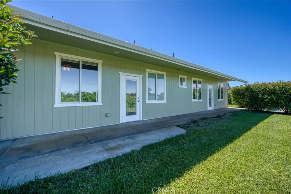 2260 Lakeshore Upper Lake, CA 95485