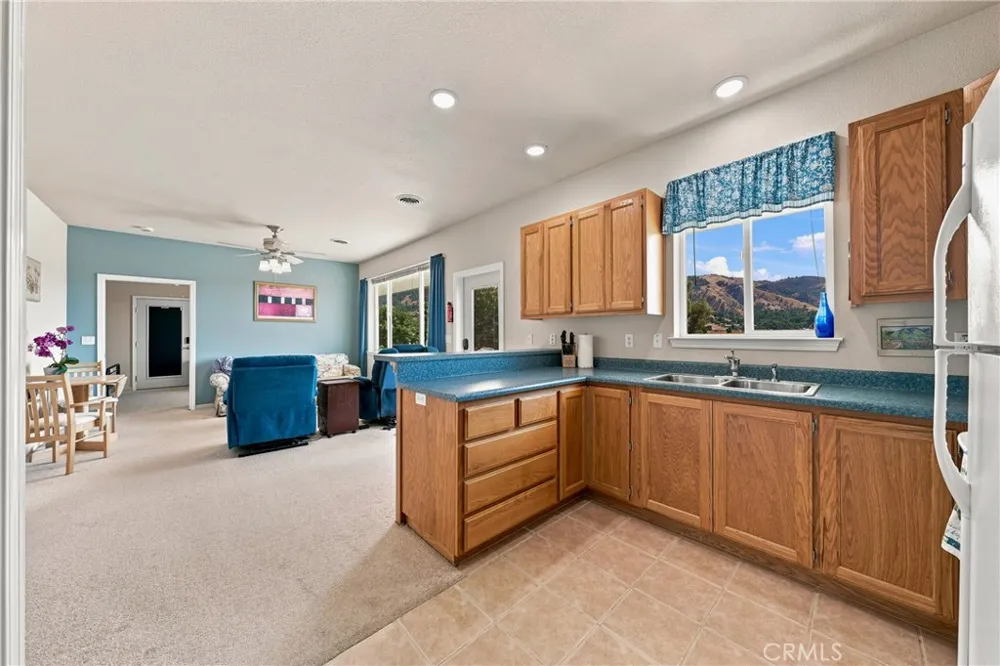 2260 Lakeshore Upper Lake, CA 95485