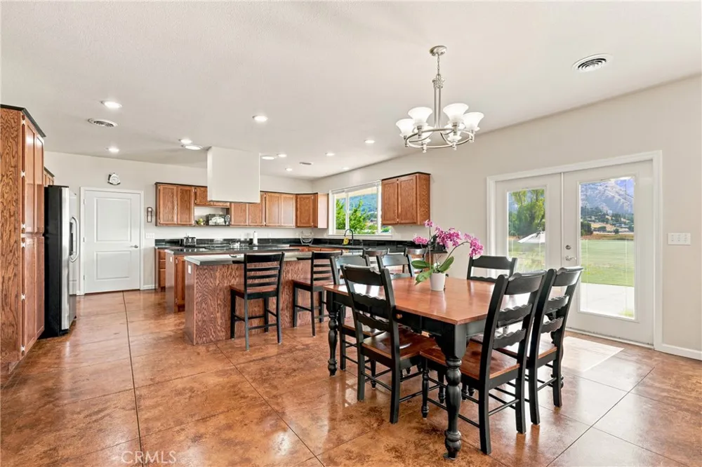 2260 Lakeshore Upper Lake, CA 95485