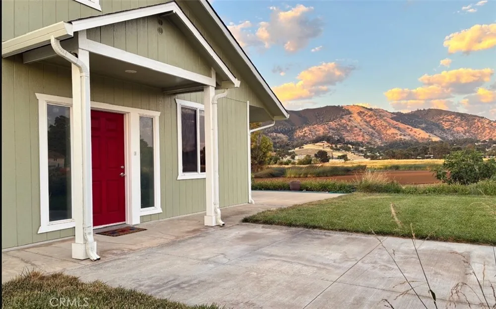 2260 Lakeshore Upper Lake, CA 95485