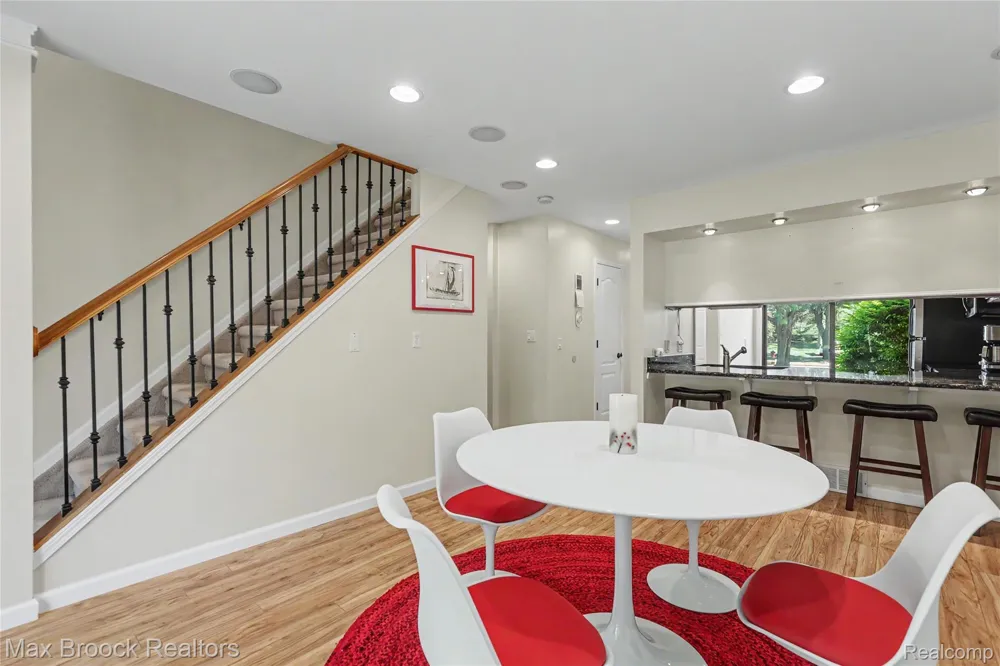 1669 Wimbledon Drive Walled Lake City, MI 48390