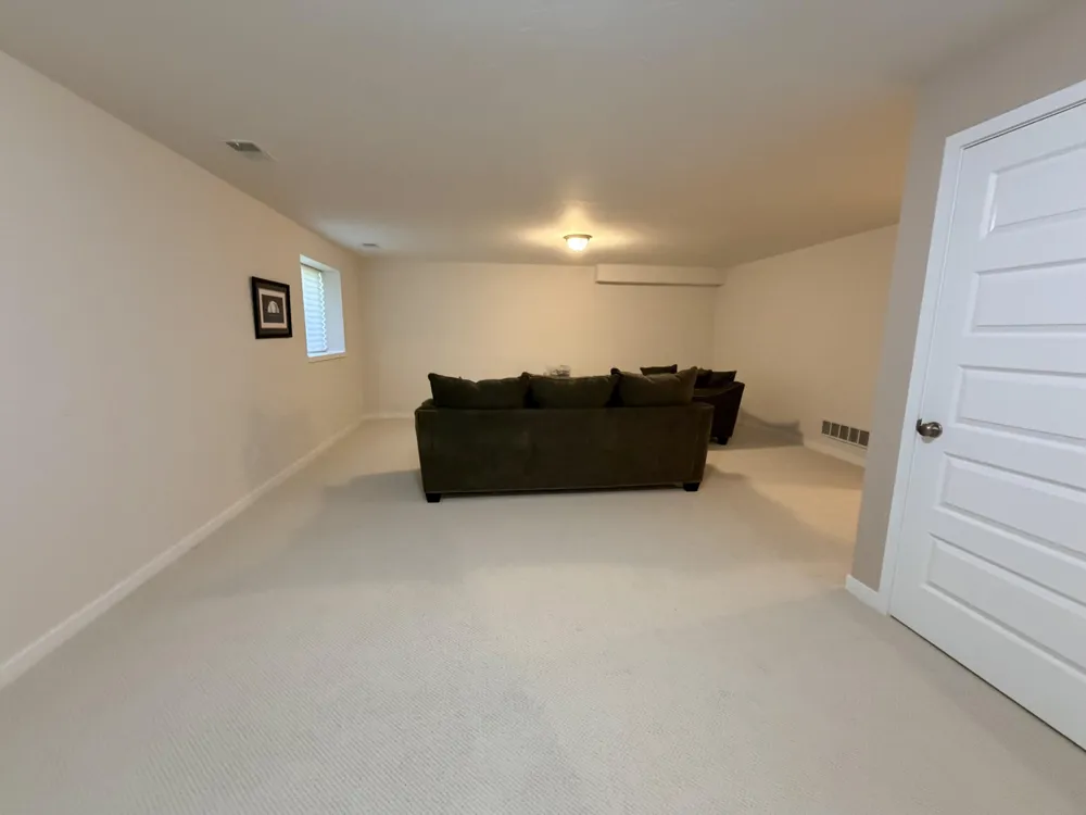 576 Brownstone Street Holland City, MI 49423