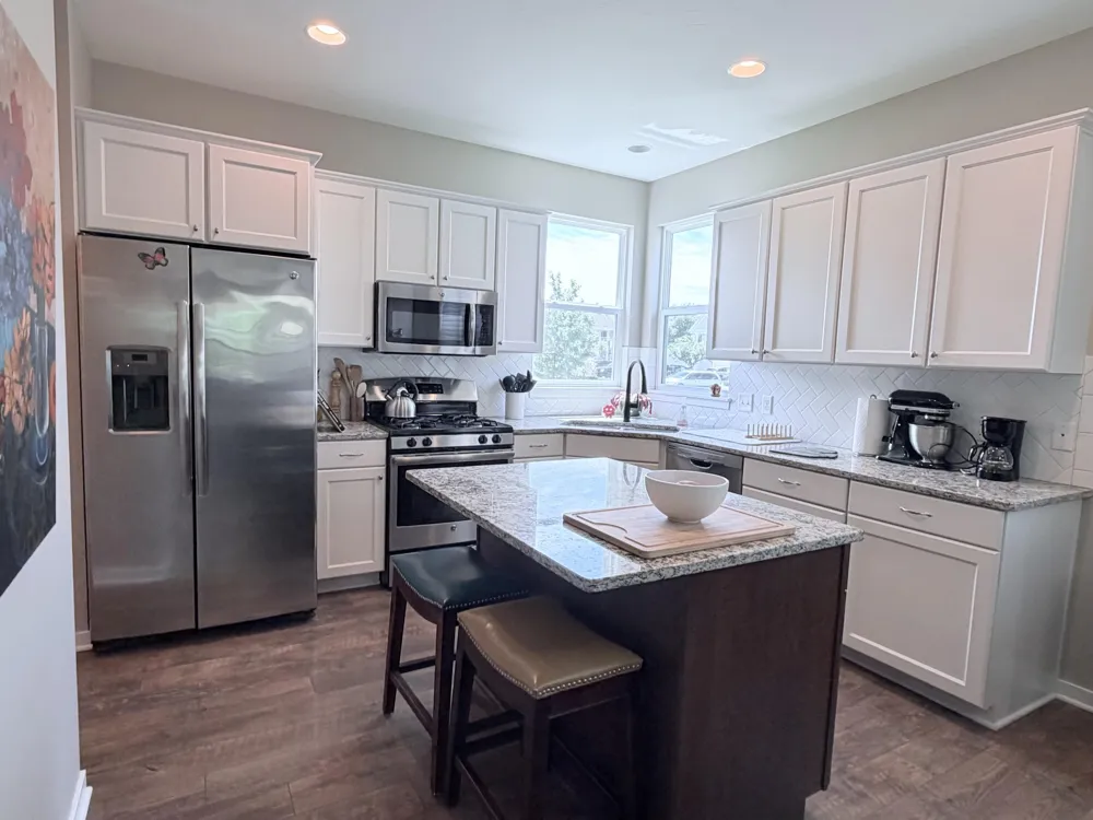 576 Brownstone Street Holland City, MI 49423