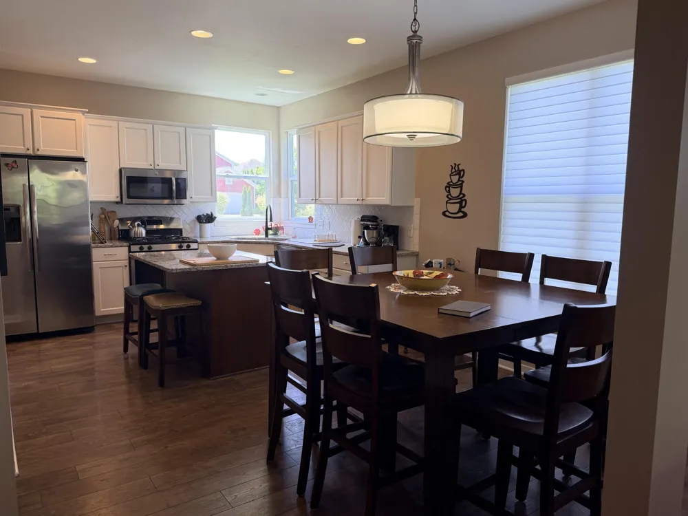576 Brownstone Street Holland City, MI 49423