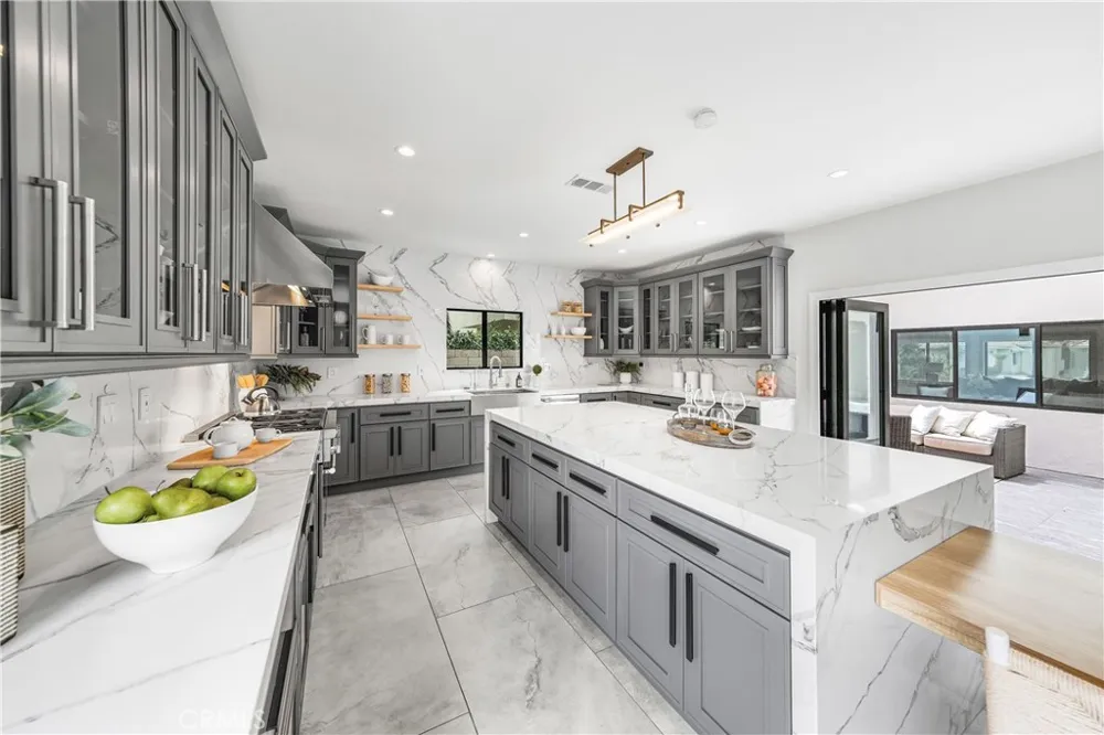 3661 Pirate Huntington Beach, CA 92649
