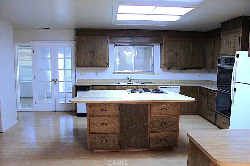 14599 Skyway Magalia, CA 95954