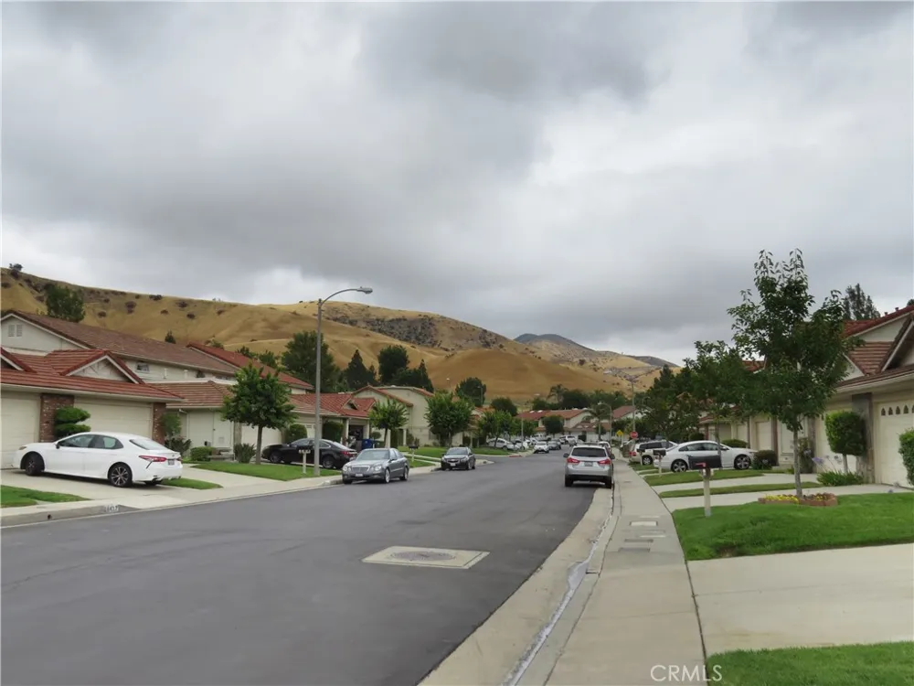 19424 Crystal Ridge Lane Porter Ranch, CA 91326
