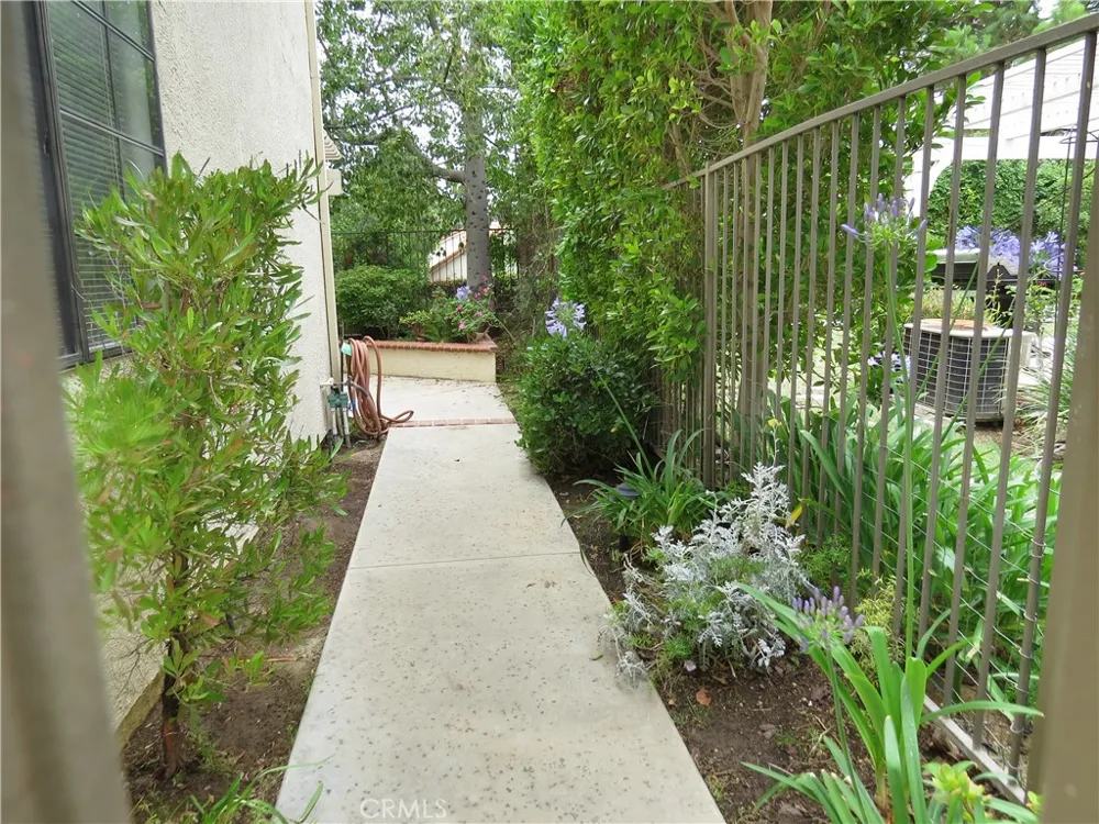 19424 Crystal Ridge Lane Porter Ranch, CA 91326