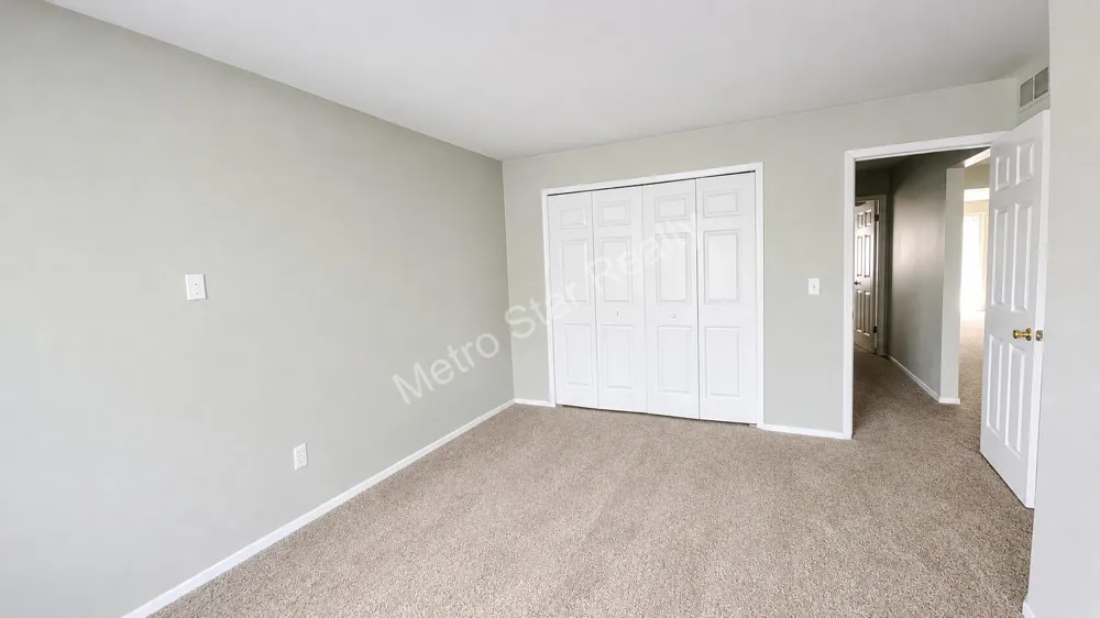31548 Orchard Creek Farmington Hills, MI 48334