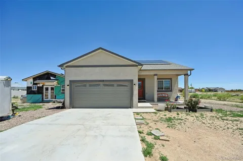 1114 E Laramie Avenue