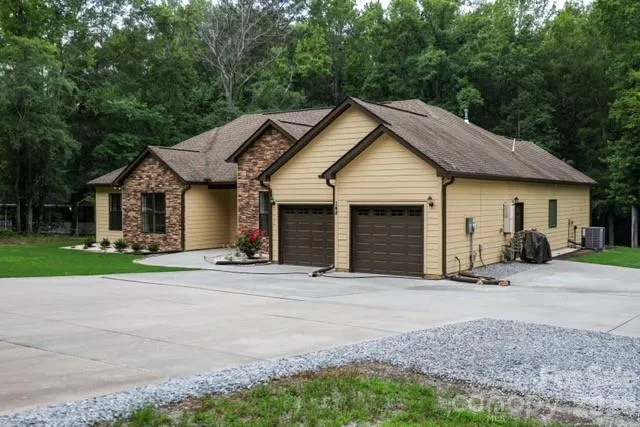 148 Williams Wood Drive Prosperity, SC 29127
