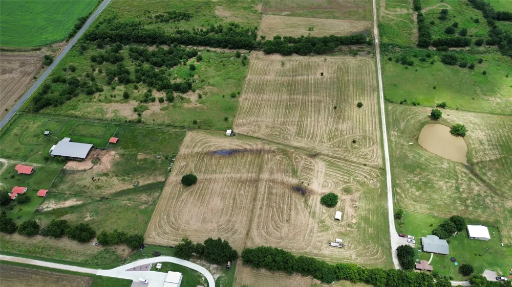 KRAHL ROAD Valley View, TX 76272