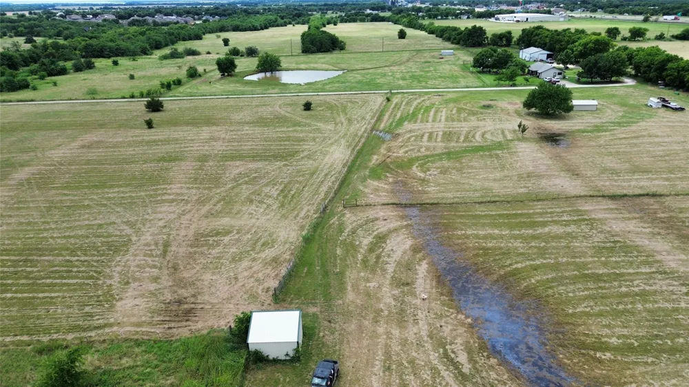 KRAHL ROAD Valley View, TX 76272
