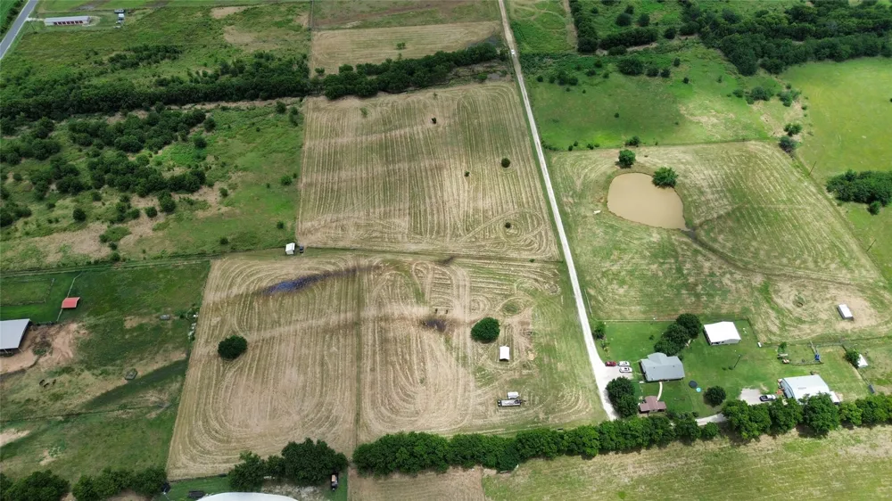 KRAHL ROAD Valley View, TX 76272
