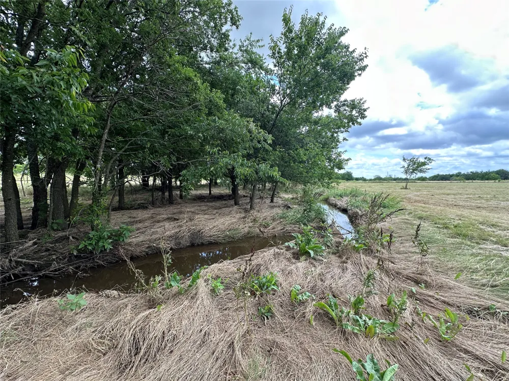 KRAHL ROAD Valley View, TX 76272