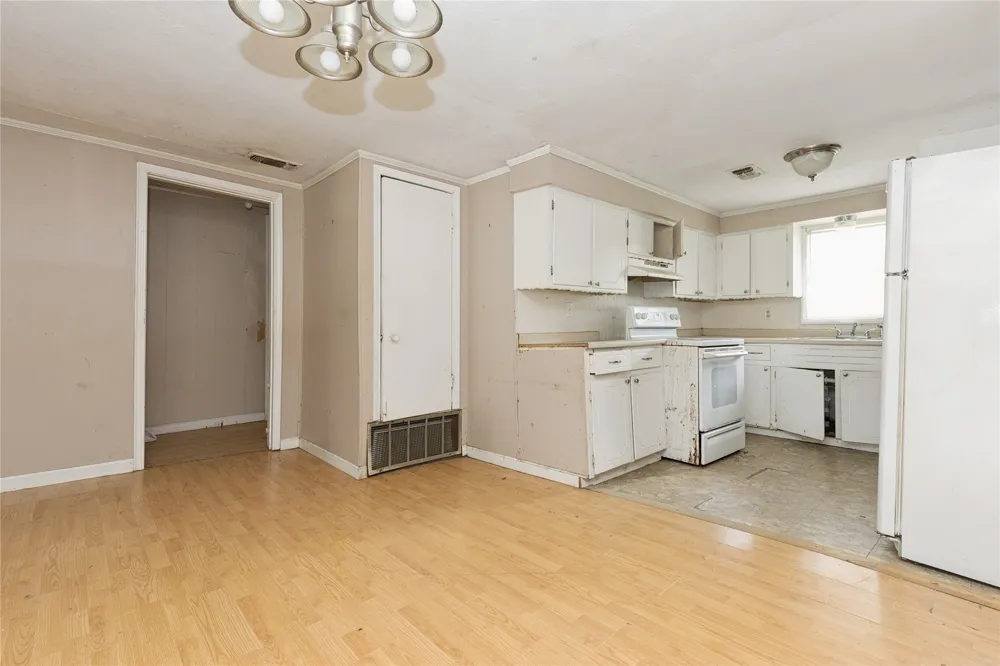 1003 Brooks New Boston, TX 75570